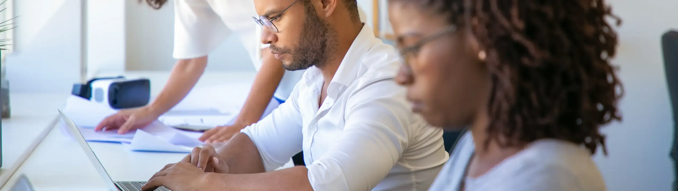 Trabalho terceirizado: características, exemplos, prós e contras